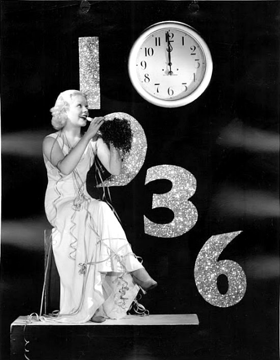 American Actresses Greeting New Year in the Past (1)